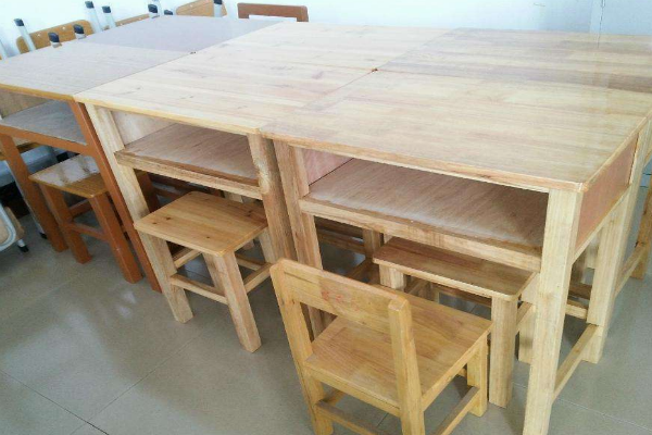 实木课桌椅厂