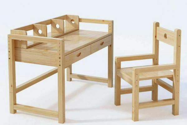新疆实木课桌椅