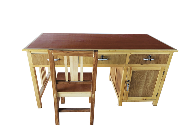 新疆实木课桌