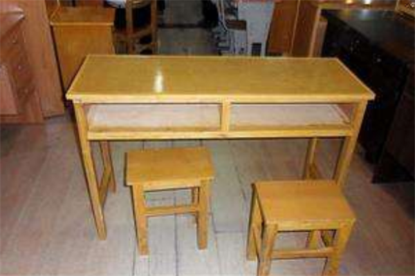 新疆学校桌椅