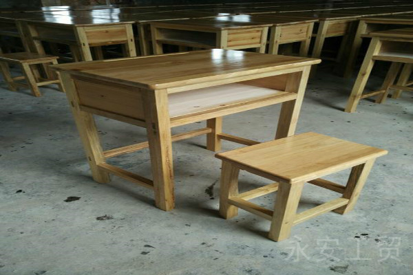 克拉玛依高中双人实木课桌椅价格