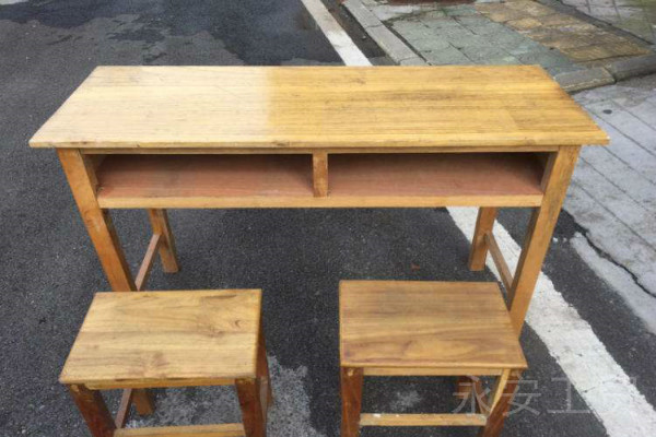 库尔勒高中复合桌面实木课桌椅价格