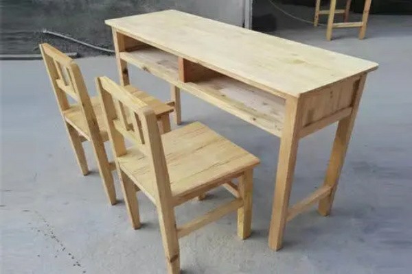 新疆实木课桌椅厂