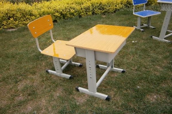 石河子实木课桌椅厂教你怎样选择升降桌椅？