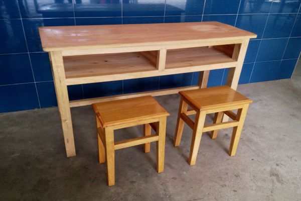 你知道实木学习桌椅如何养护吗 ？