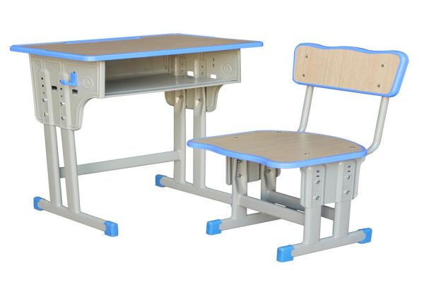 学校应为学生量身定做石河子实木课桌椅吗？