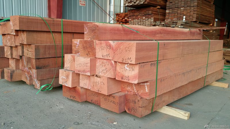 地暖用强化复合地板：如何选择合适批发价格的产品**
